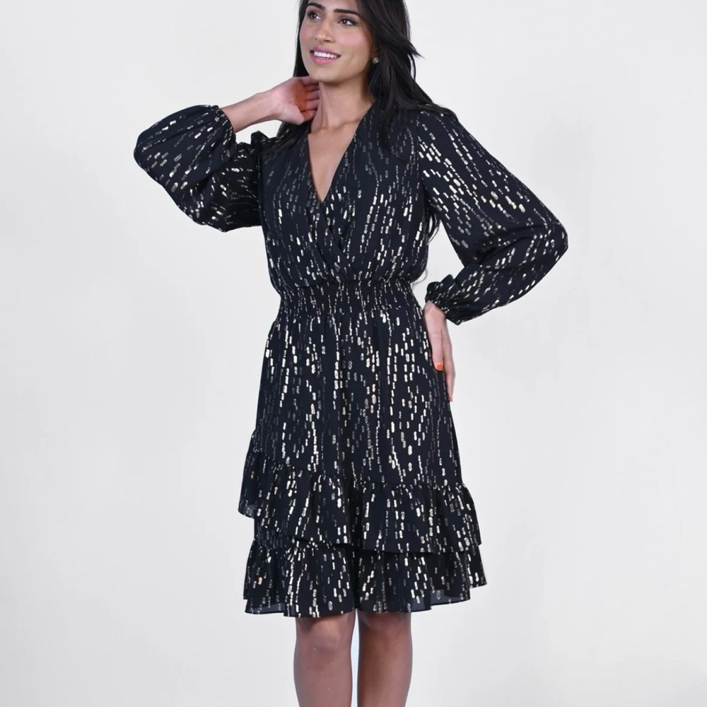 Gilli women’s size MP Leila Thai‎ front V-neck dress with flowey sleeves,